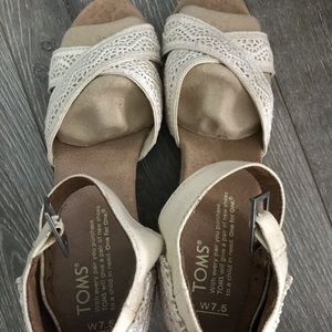 Tom's Wedge Sandals Size 7.5